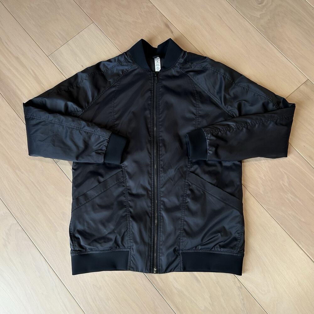 Lululemon Trace Back Bomber Black Women’s 4